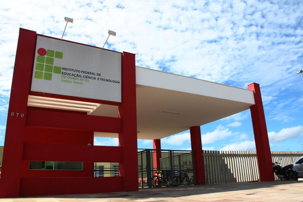 Fachada do campus Canoas